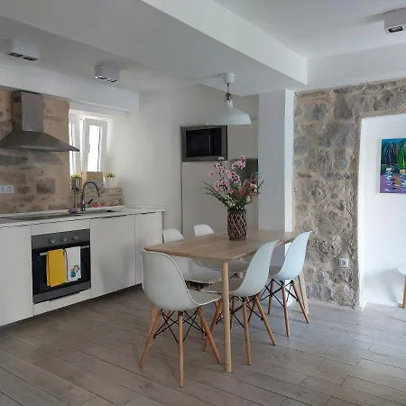 Ida Apartment